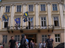 После столкновений во Львовском облсовете задержаны более 50 человек