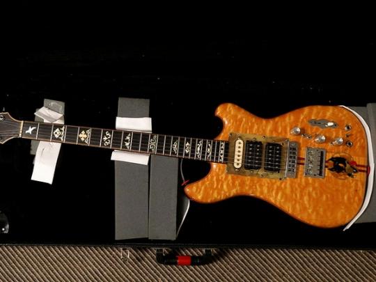 Знаменитая гитара Джерри Гарсиа продана на аукционе в США за $1,9 миллиона