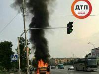 В Броварах под Киевом загорелась маршрутка (фото)