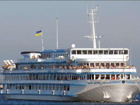 Украинский круизный лайнер вместо Одессы направился в Россию