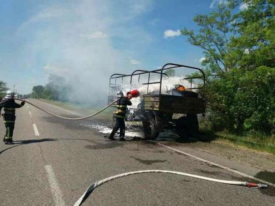 На Николаевщине произошел пожар в колонне военной техники (фото)