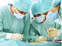 Хирурги в операционной