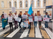 В Санкт-Петербурге прошли акции в поддержку крымских татар (фото)