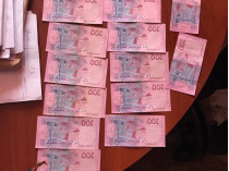 Прокуроры вымогали у предпринимателя 130 тысяч гривен за закрытие дела