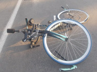 В Херсоне КамАЗ наехал на группу велосипедистов. Девушка погибла, мужчина в больнице (фото)