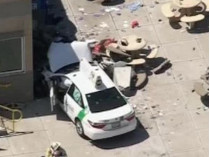 В Бостоне авто врезалось в толпу пешеходов, есть пострадавшие 