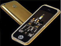Созданный британским ювелиром золотой телефон, украшенный бриллиантами, стоит 3,2 миллиона долларов