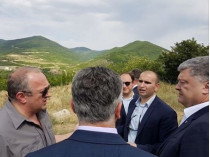 Президенту Порошенко показали линию оккупации Россией грузинской территории