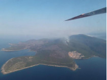 Украина выслала в Черногорию авиацию для тушения пожаров на популярных курортах