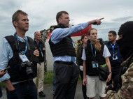 Наблюдатели ОБСЕ зафиксировали военную технику боевиков на территории ... донецкой школы