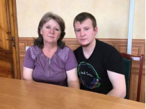 В Старобельске прошла встреча задержанного на Донбассе россиянина Агеева с матерью