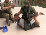 В Кривом Роге во время показательного выступления военных прострелили шею журналисту