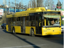 В Киеве из-за ремонтных работ вновь меняют маршруты общественного транспорта
