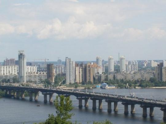 В Киеве частично ограничат движение транспорта на мосту Патона