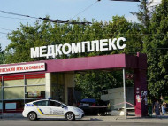 В Харькове "Мерседес" въехал в остановку, есть погибший (фото)