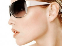 В Германии разработали солнцезащитные очки, умеющие подзаряжать телефон