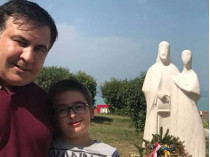 Саакашвили приехал в Венгрию. Соратники обещают ему встречу на границе