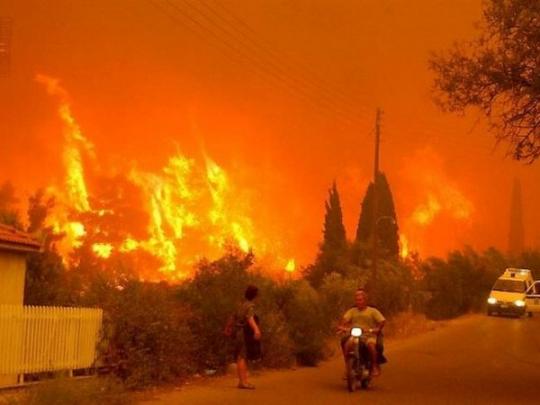 Украинских туристов в Греции призывают к осторожности из-за пожаров