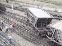 На Запорожье сошли с рельсов вагоны грузового поезда (фото) 