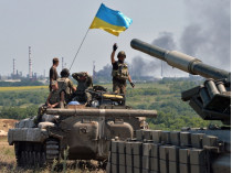 Хроника АТО: двое военных ранены на Донбассе с начала суток