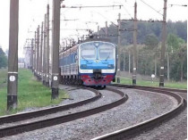 Новый казус на железной дороге: пассажирам поезда Киев-Ривне не хватило двух вагонов