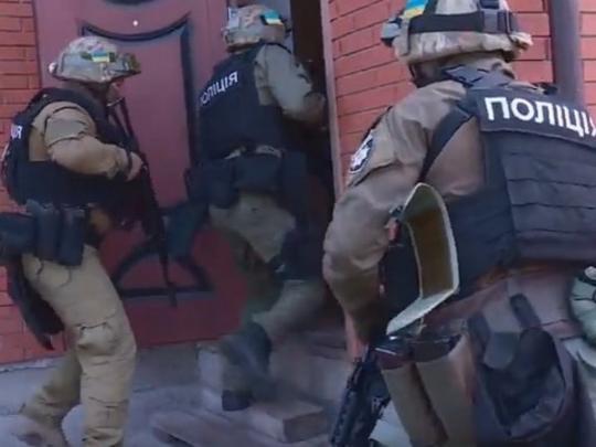 Полиция Днепропетровщины выявила подпольные центры реабилитации, где «лечили» побоями (видео)