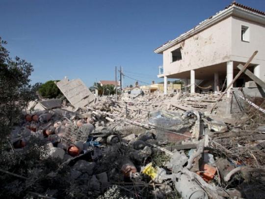 Разрушенный взрывом дом в Альканаре