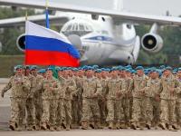 Российские военные прибывают на учения
