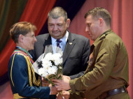 Экс-сотрудница милиции Донецка, командующая ныне артиллерийским подразделением боевиков, дослужилась до звания почетного гражданина оккупированной Горловки (фото)