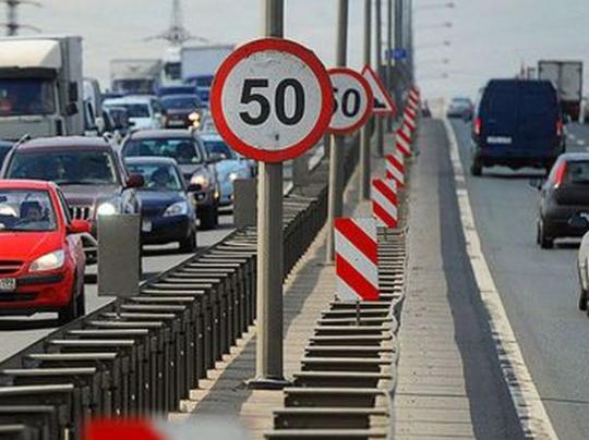 «Езда со скоростью 50 километров в час может привести к транспортному коллапсу на киевских магистралях»