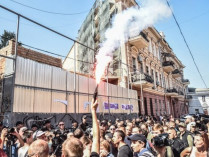 Митинг за спасение «Ведьминого дома» в Одессе перерос в столкновения и погромы (видео)