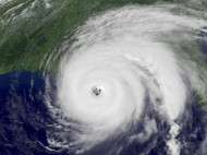 На США надвигается новый ураган, скорость ветра достигает 225 километров в час