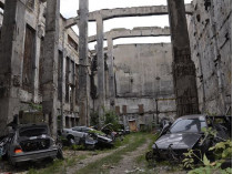 В Николаеве обнаружили «кладбище» нелегальных BMW (фото, видео)