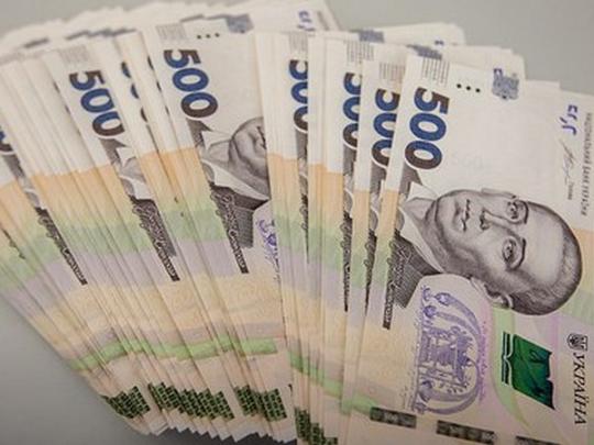 В Житомире пенсионер, поверив мошенникам, обменял сто тысяч гривен на «новые купюры»