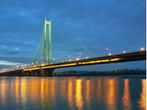 До 12 сентября в Киеве по ночам будут ограничивать движение на Южном мосту