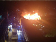 В Лондоне горит популярный рынок в Камдене (фото, видео)