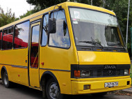 На Львовщине маршрутный автобус столкнулся с деревом, среди пострадавших есть дети
