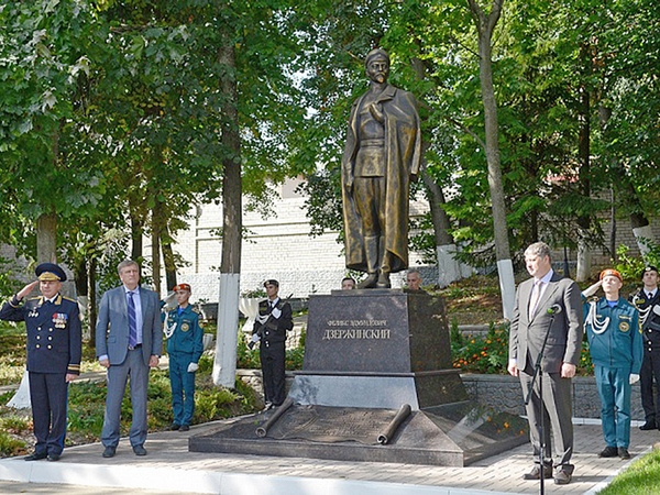 Нужна ли фотография на памятнике