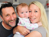 47-летняя британка родила ребенка, которого зачала естественным путем спустя семь лет после наступления менопаузы