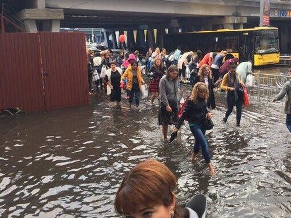 Киев уходит под воду