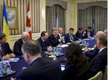 Порошенко в Канаде обсудил усиление санкций против России