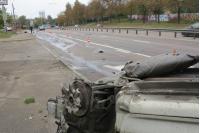 В Киеве автомобиль столкнулся с отбойником и «самоуничтожился», пострадали двое человек (фото)