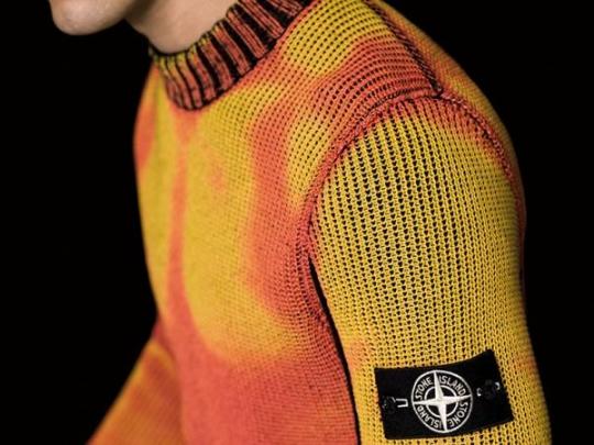 Создан свитер, меняющий цвет в зависимости от температуры воздуха (фото, видео)