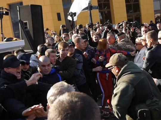 В центре Одессы на встрече с Саакашвили не обошлось без стычек (фото)
