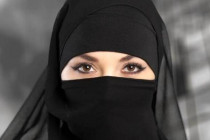 В Австрии запретили носить в общественных местах никабы, медицинские и карнавальные маски, балаклавы и закрывающие лица шарфы