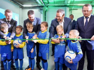 В Украине открыт первый завод по производству искусственного покрытия для футбольных полей (фото, видео)