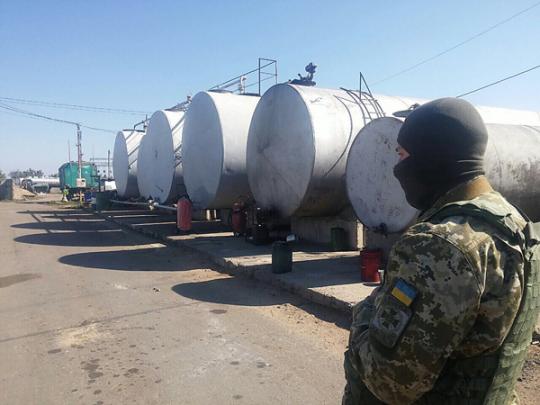 На Николаевщине «накрыли» подпольный завод по производству бензина и дизельного топлива (фото)
