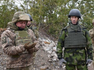 Главнокомандующий Вооруженными силами Швеции побывал в зоне АТО (фото) 