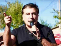 Саакашвили запросил политубежище в Украине, экстрадиция откладывается