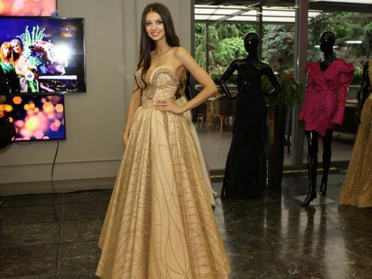 На финальное платье украинки Полины Ткач для конкурса «Мисс мира-2017» ушло 30 метров ткани! (фото)